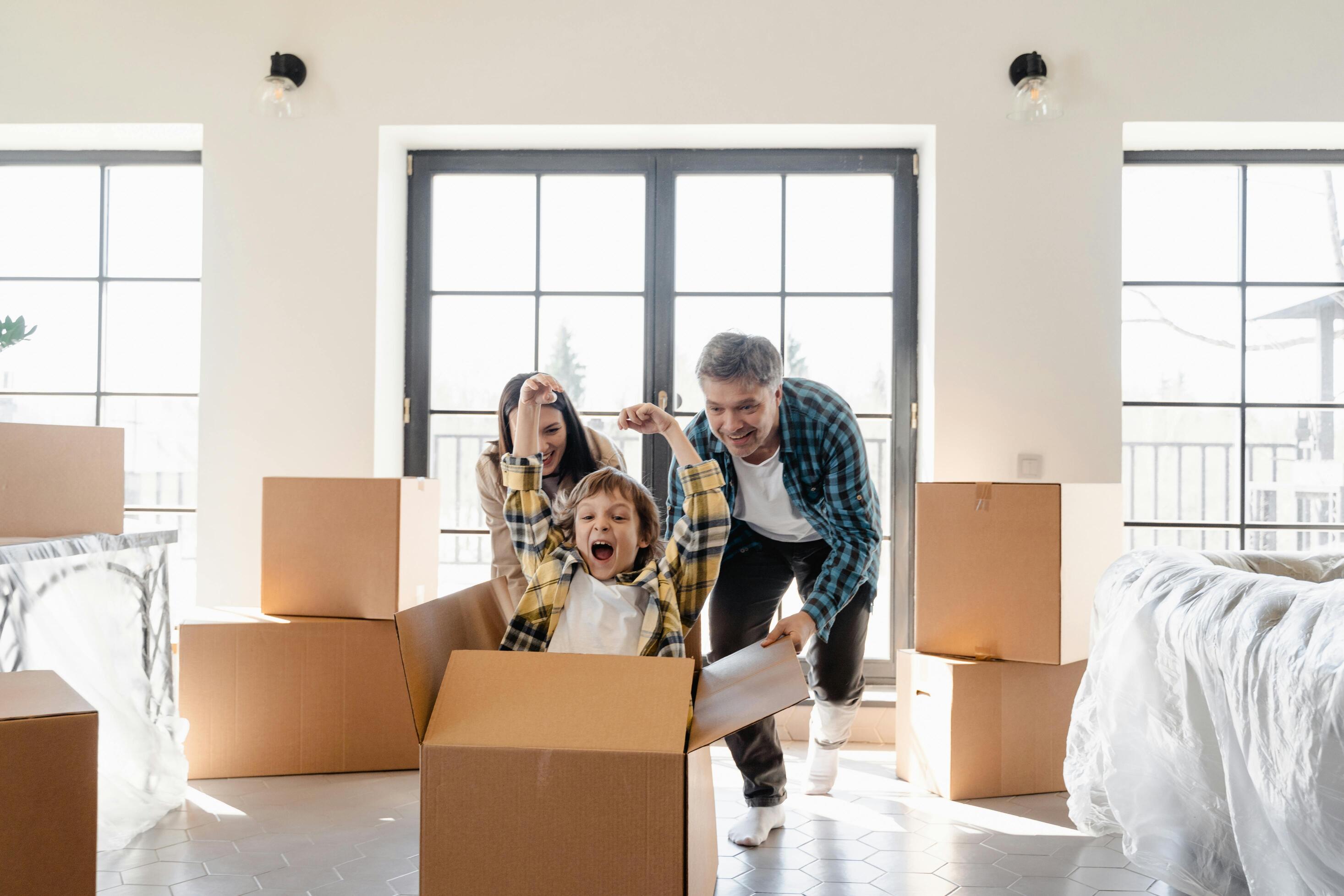 family packing to move