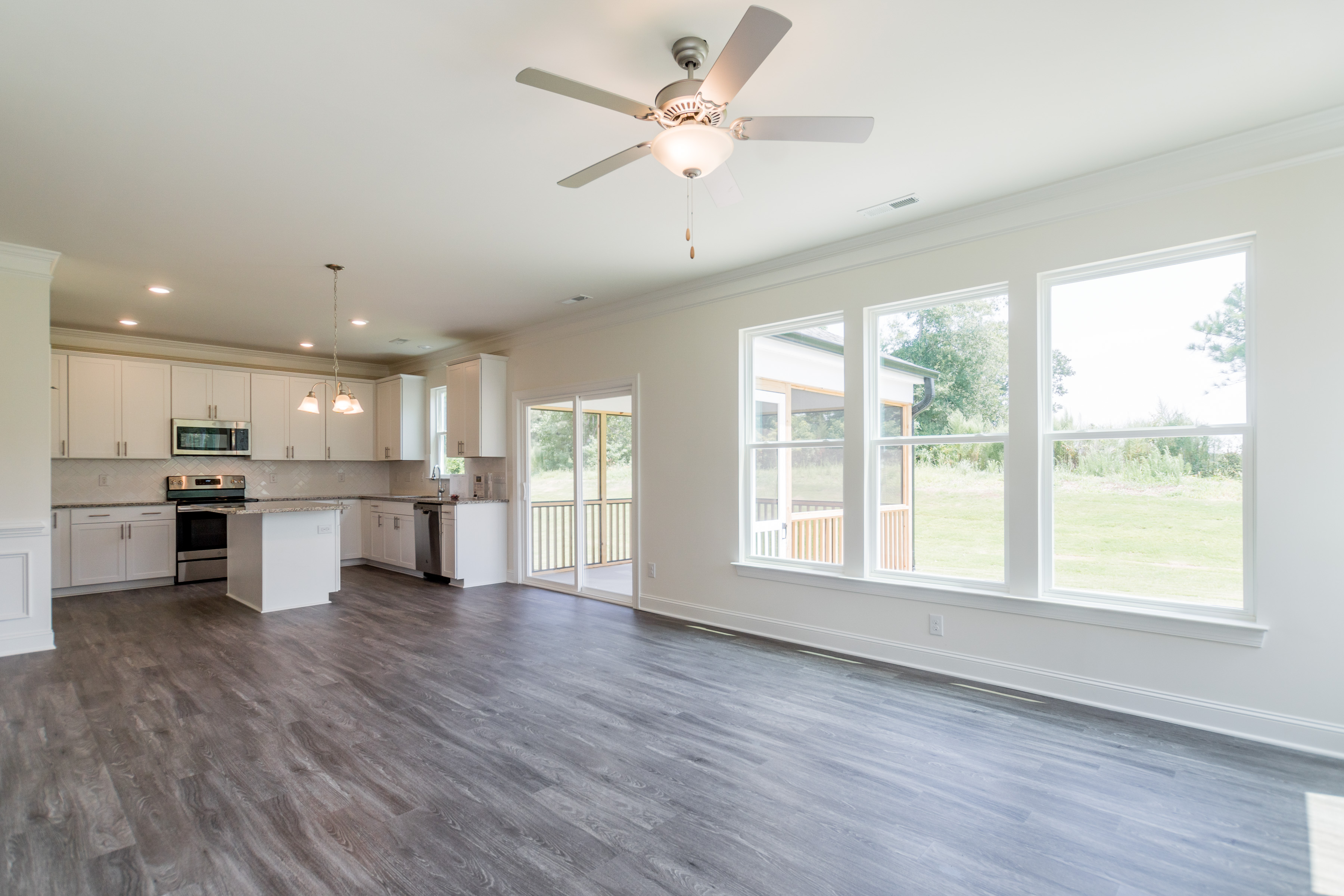 008_Family Room_2.jpg