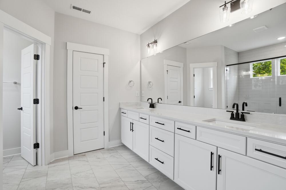 Bathroom vanity