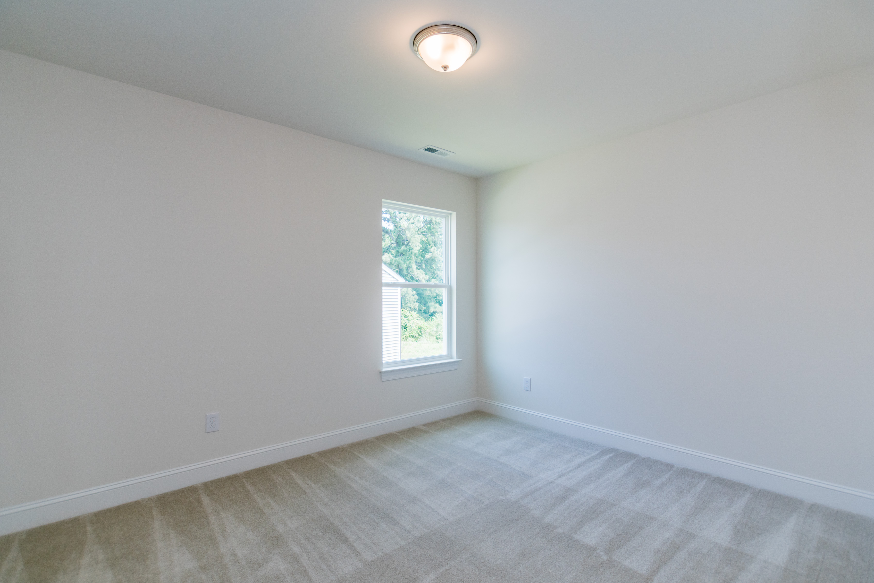 021_Third Bedroom_2.jpg