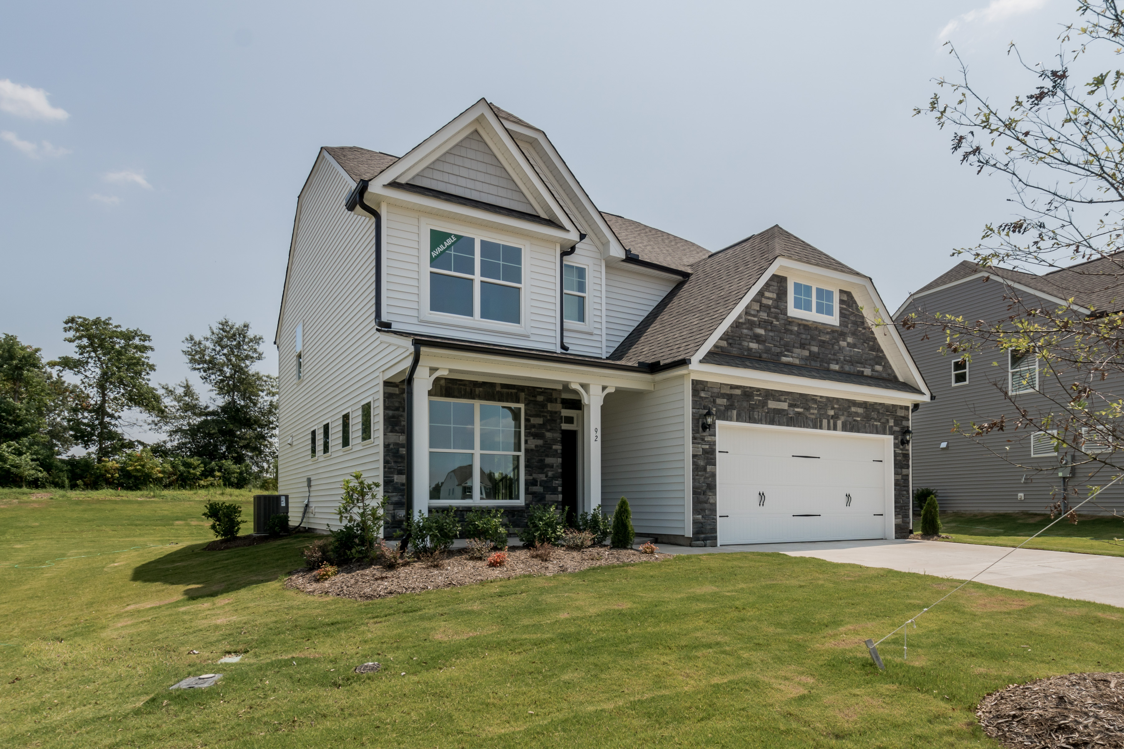 025_92 Sunnyfield Court.jpg