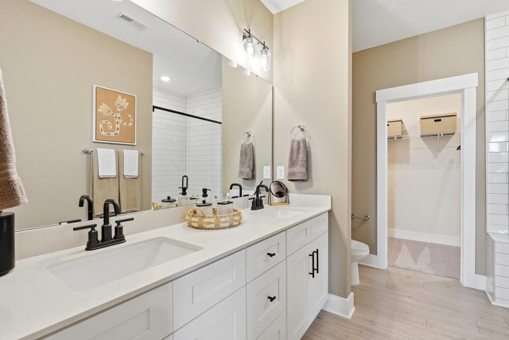 Bathroom vanity