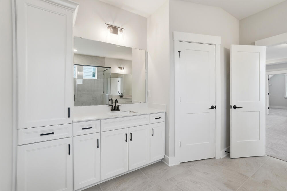 Bathroom vanity