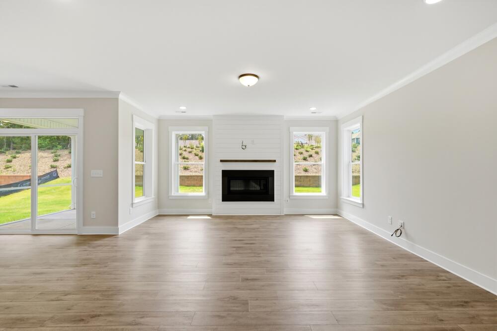 Airy Living and Dining Area