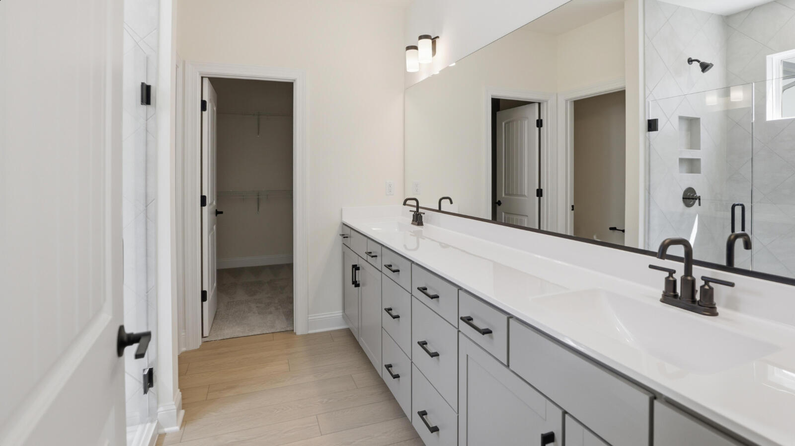 Bathroom vanity