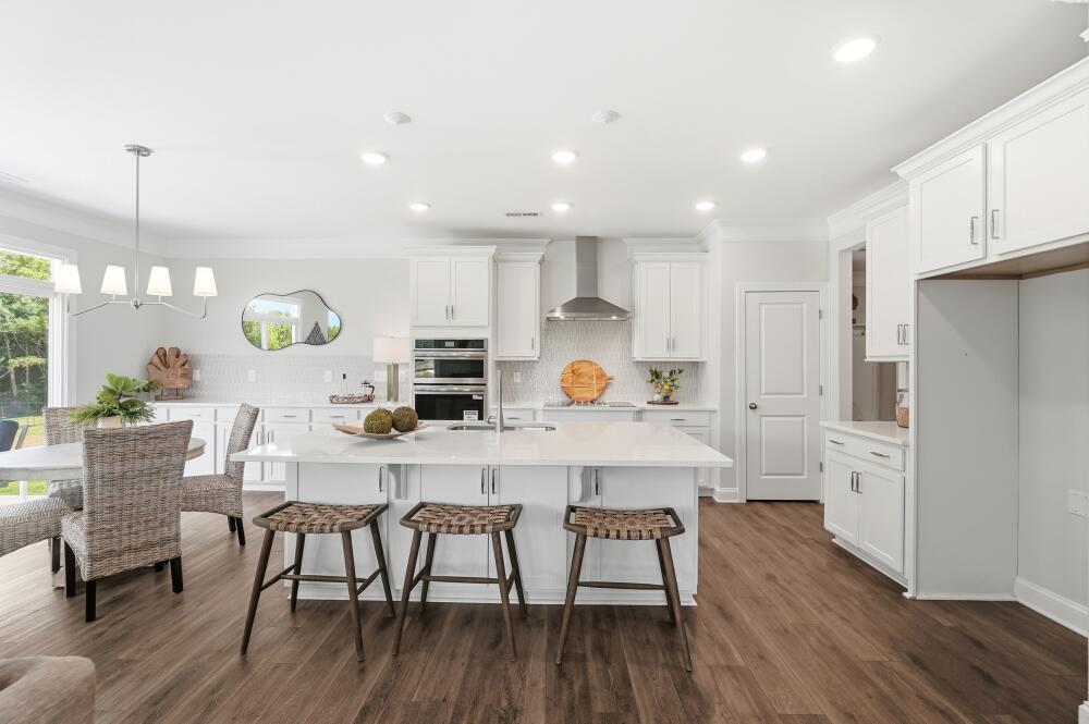 Contemporary Chef’s Kitchen