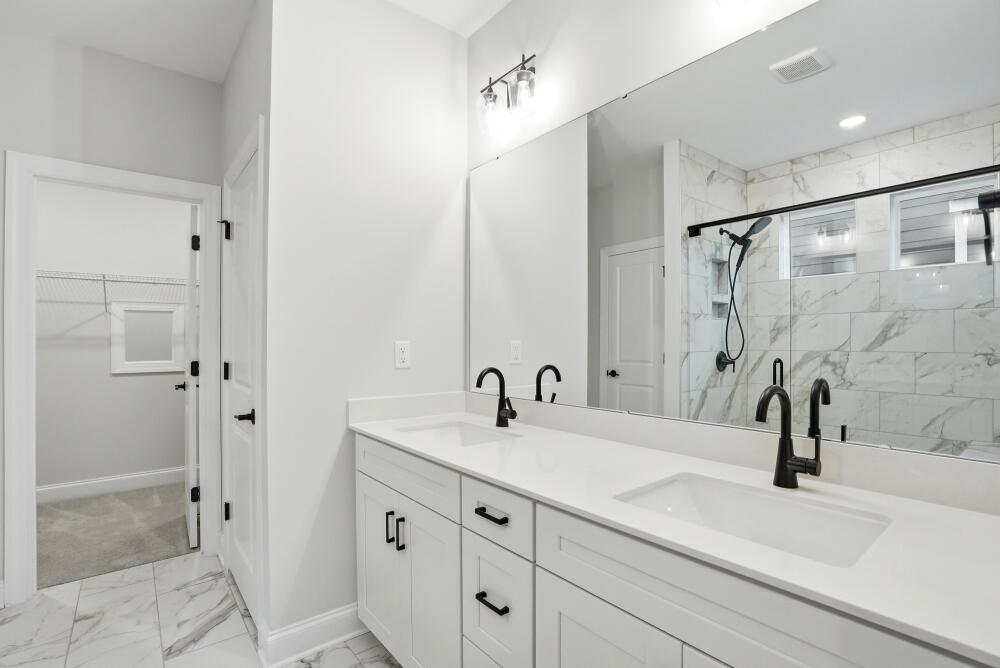 Bathroom vanity