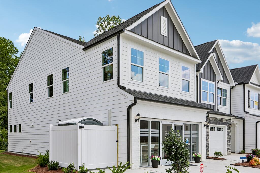 8019 Southampton C | Model Home at Running Brook Townes | Front Load Slab 071