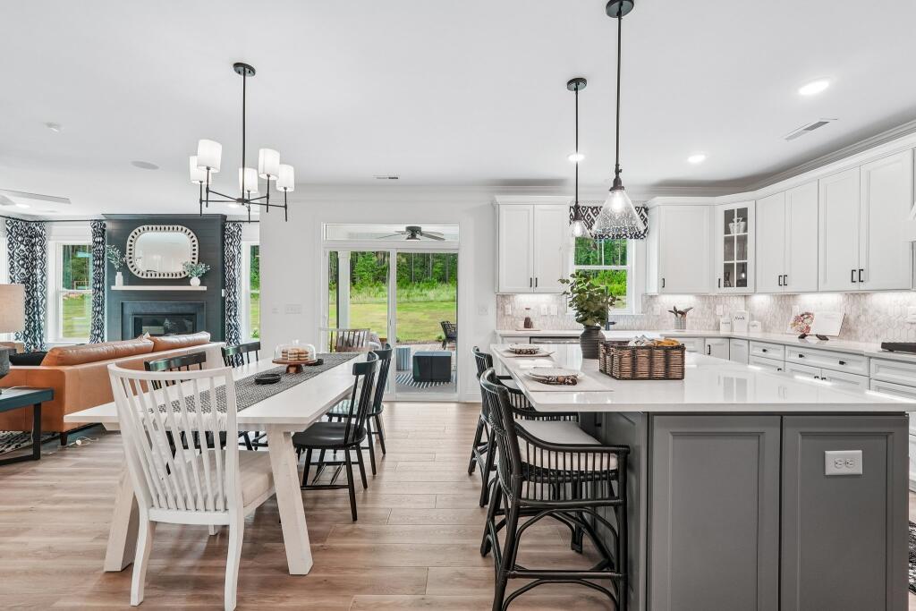 Contemporary Chef’s Kitchen