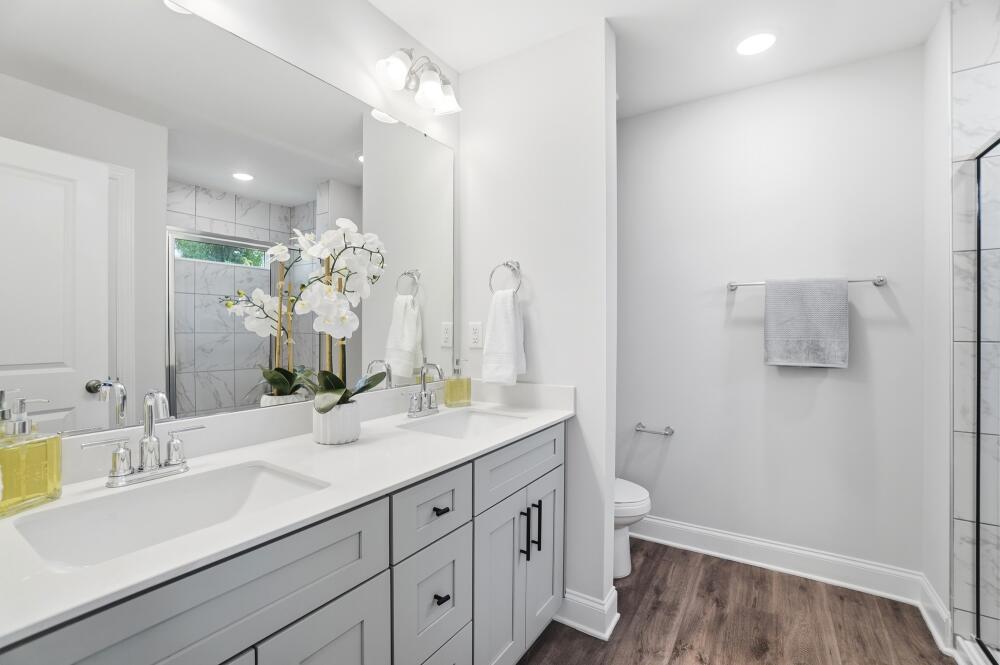 Bathroom vanity