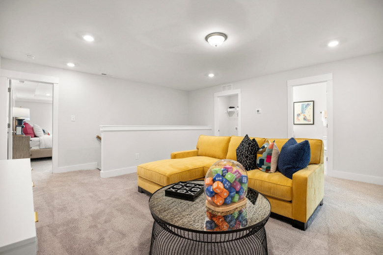 Southampton 8019 Model Home at Harbor Crossing Townhomes Eastwood