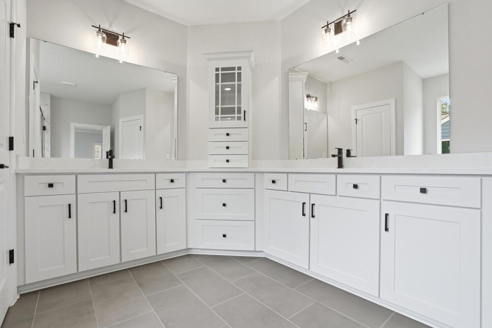 Bathroom vanity