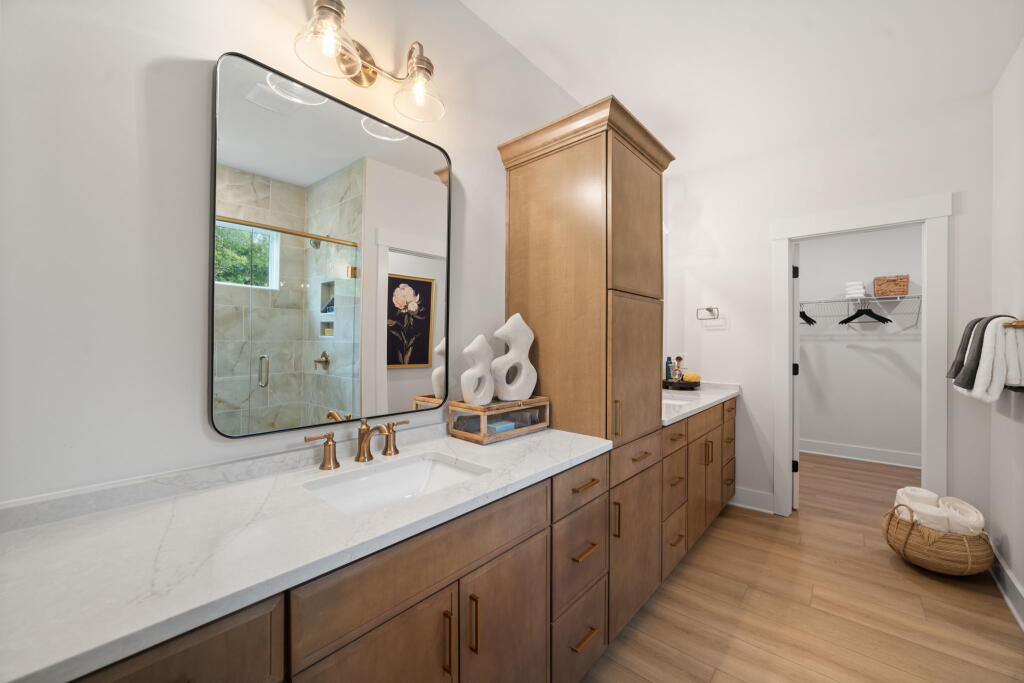 Elegant Bathroom Retreat