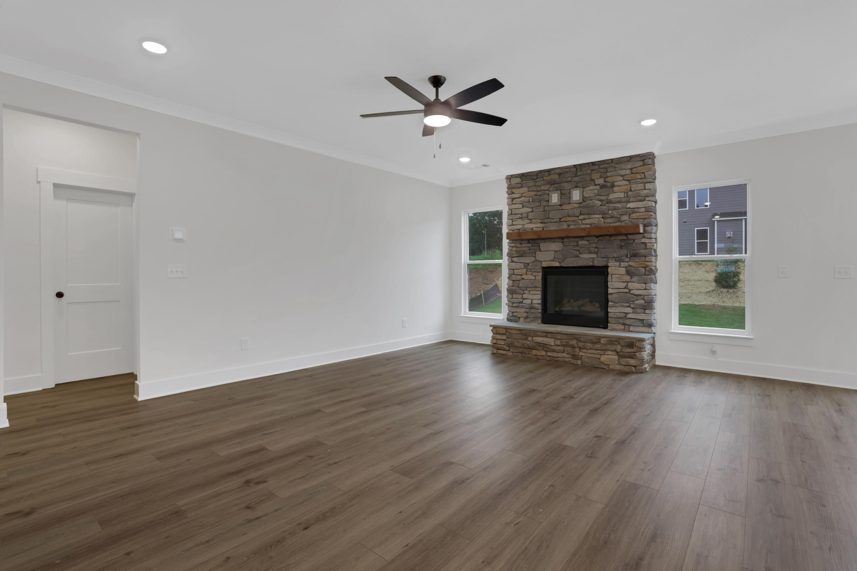 Seamless Living Space Layout
