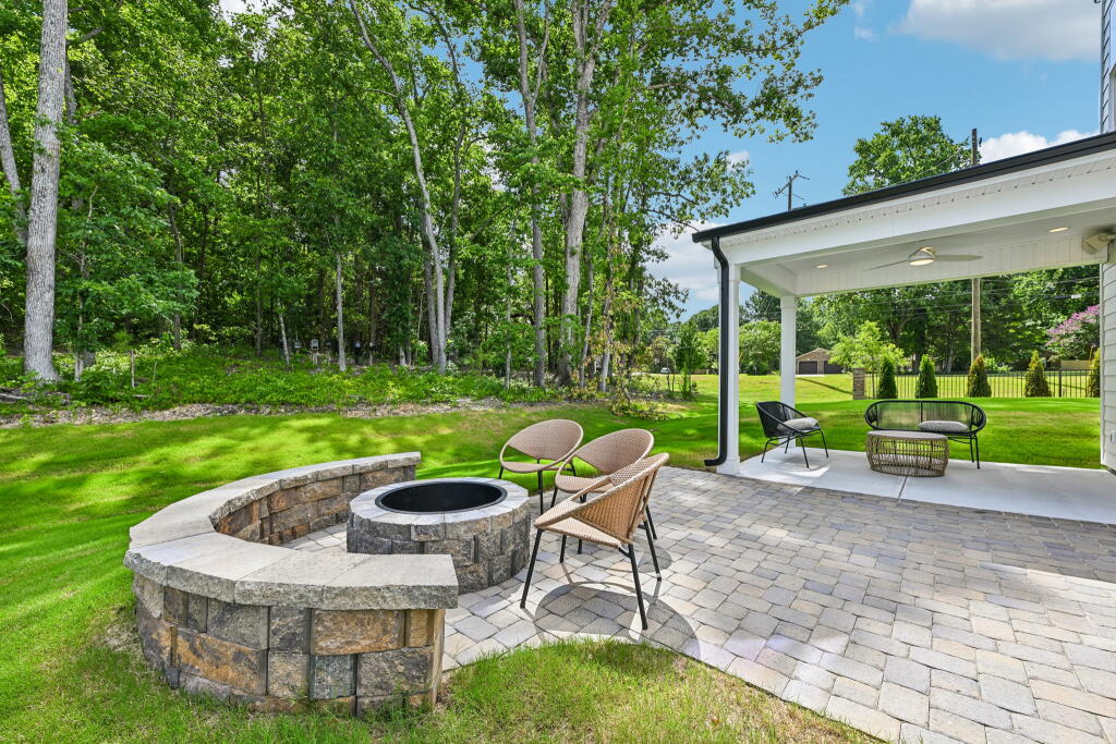 Comfortable Fire Pit Seating Area