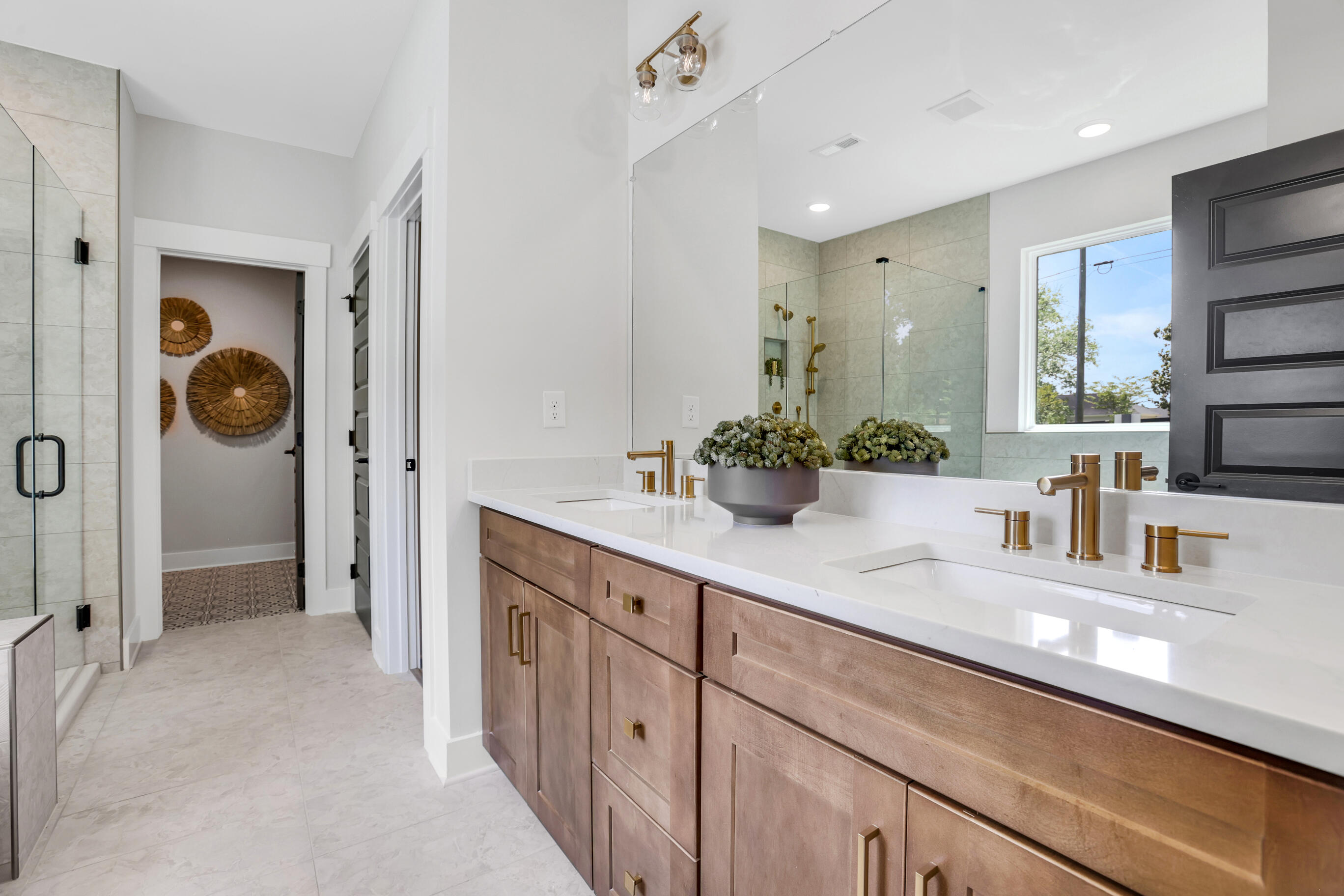 Bathroom vanity