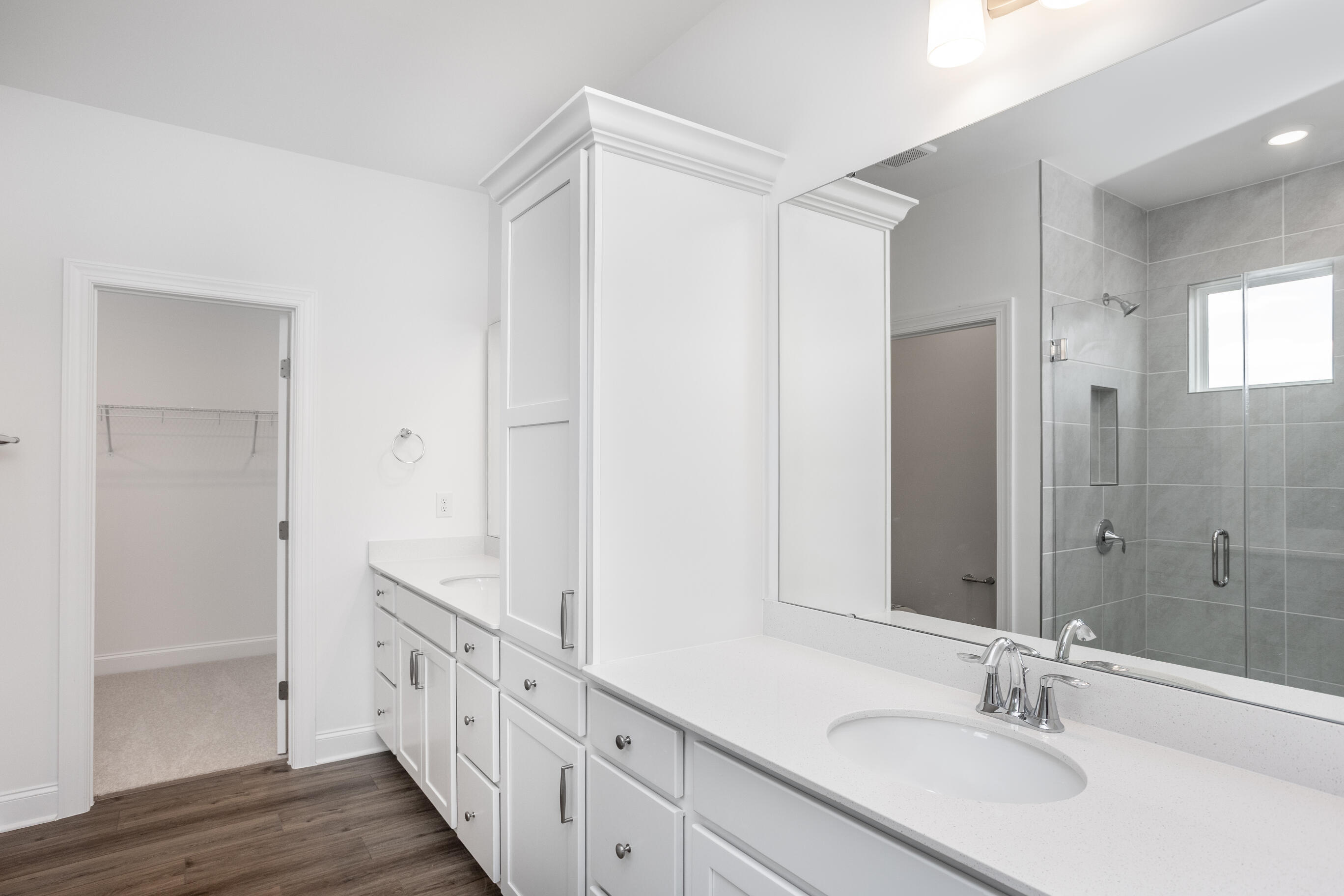 Bathroom vanity