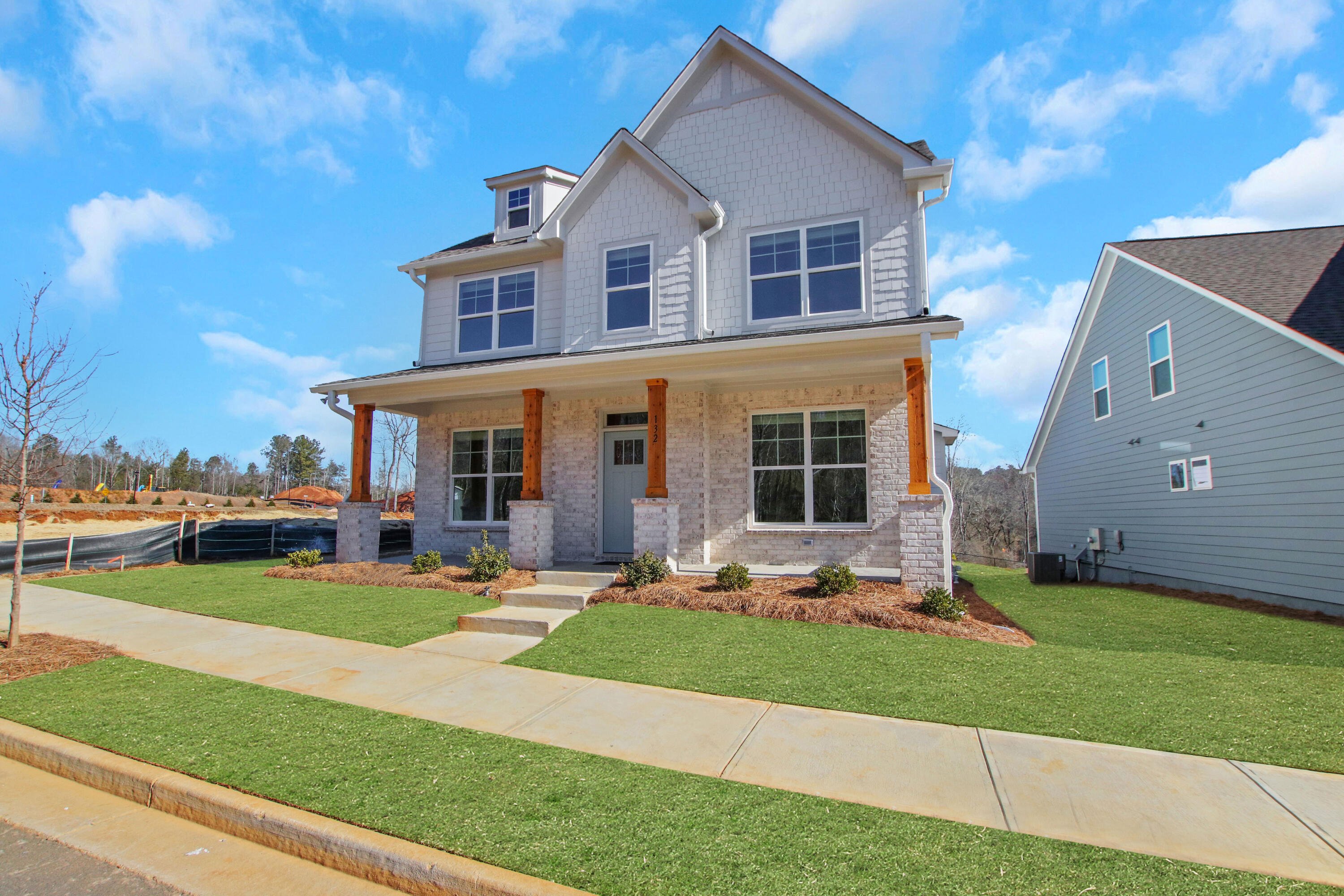 7071 Brinson D | Marble Tree