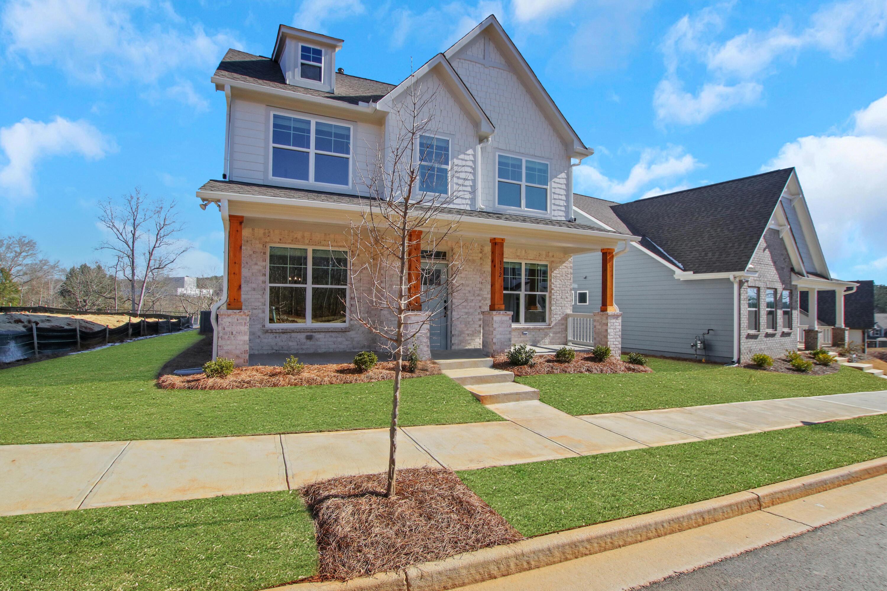 7071 Brinson D | Marble Tree