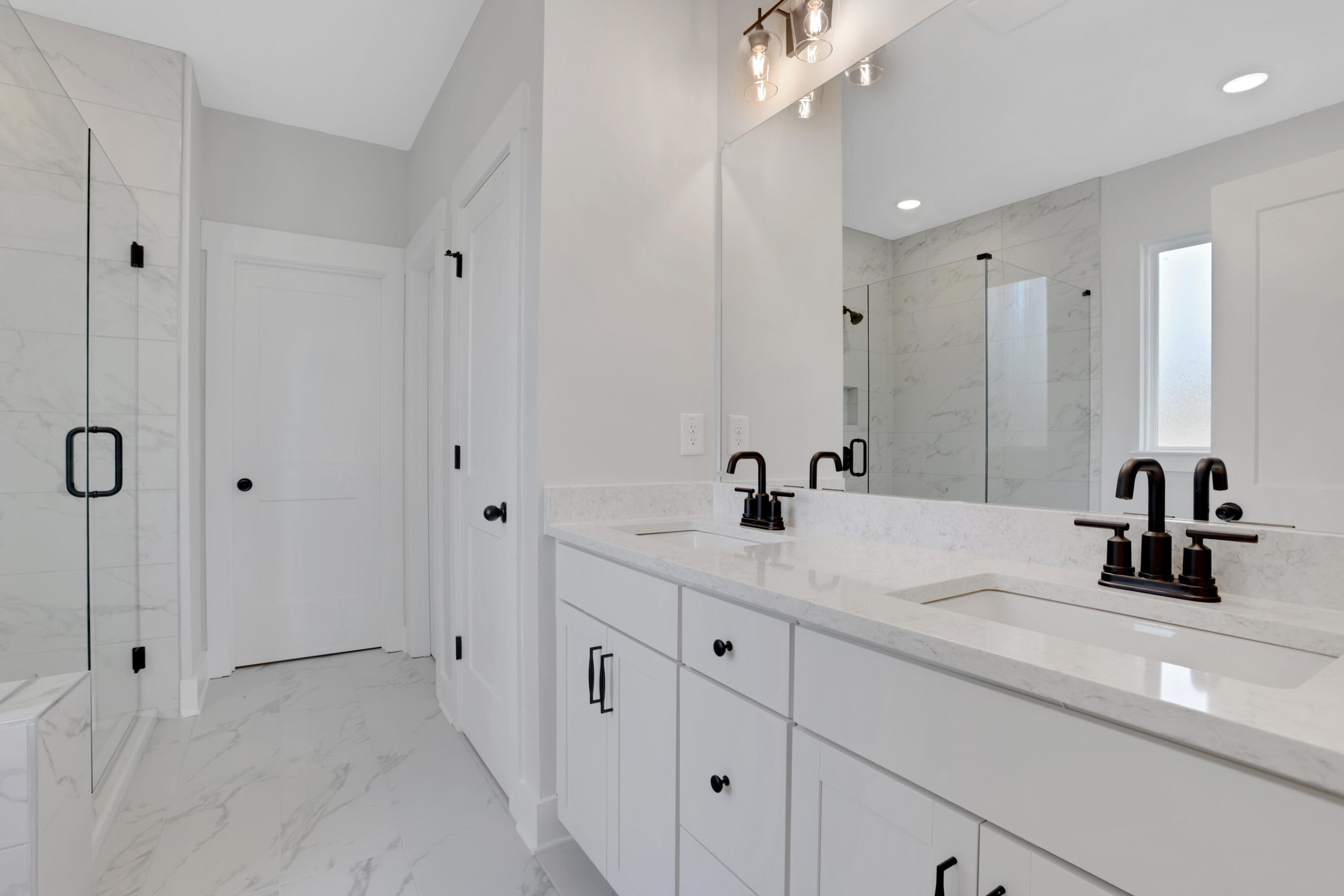 Bathroom vanity