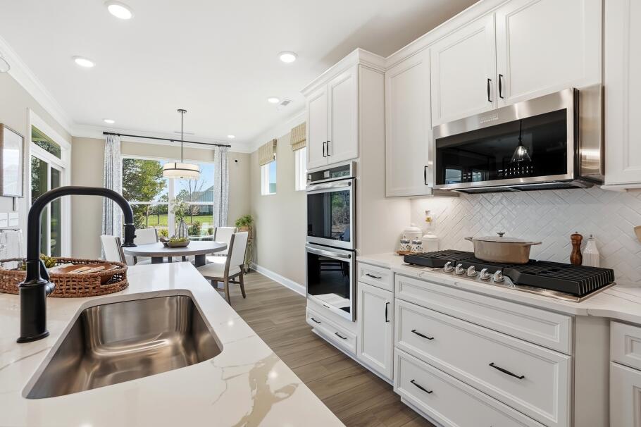 Integrated Kitchen and Dining Area