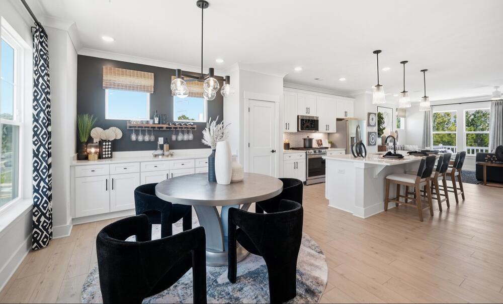 Bright Kitchen & Dining