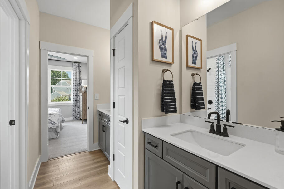 Serene Bathroom Setting
