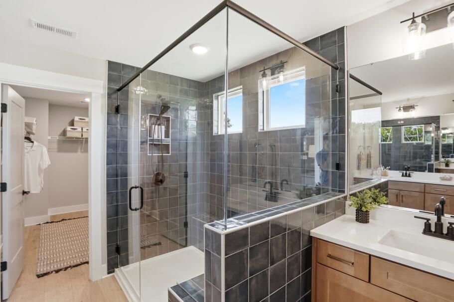 Tiled, Luxury Shower