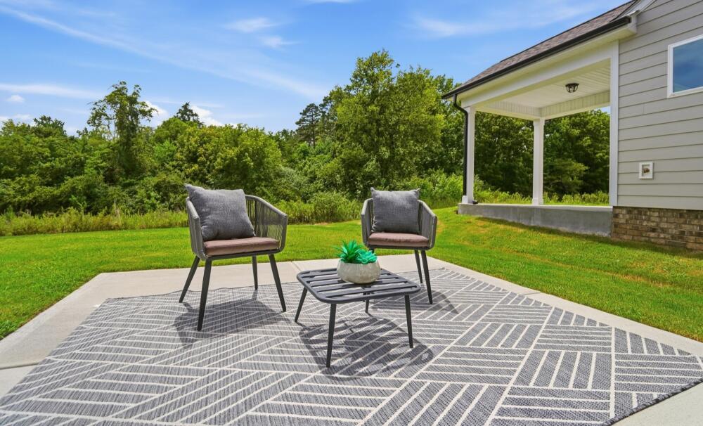 Well-Maintained Backyard Space
