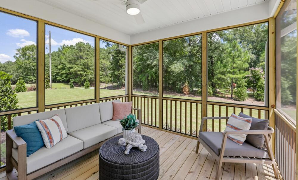Relaxing Backyard Screened Porch