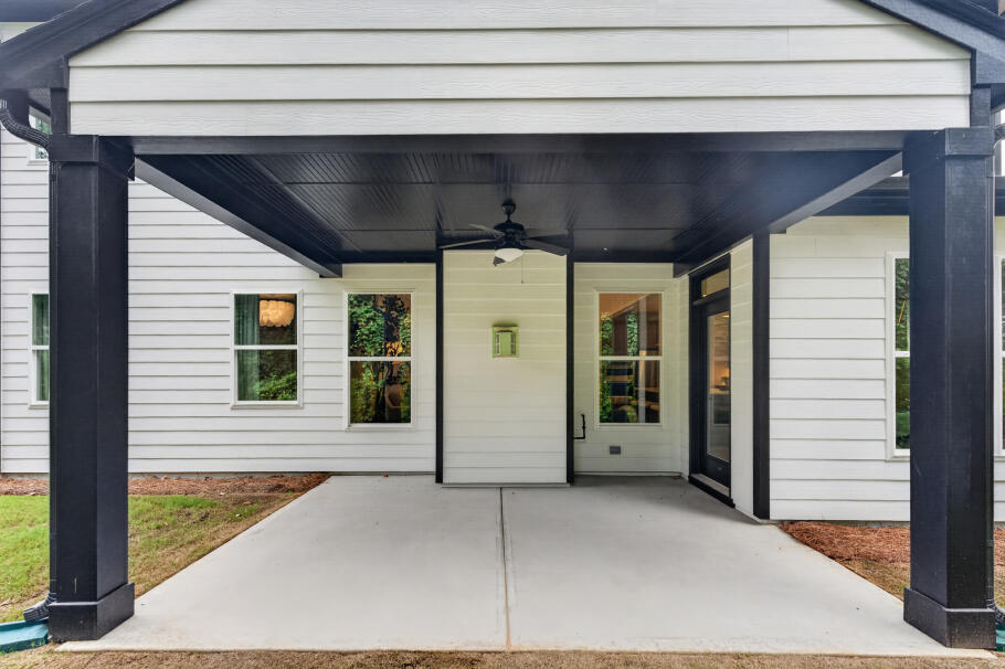 Spacious Covered Porch