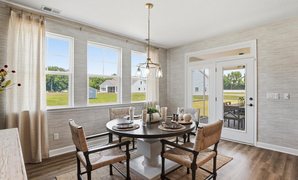 Elegant Dining Layout