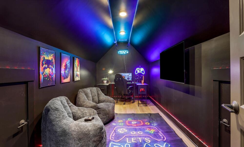 Spacious Bonus Room