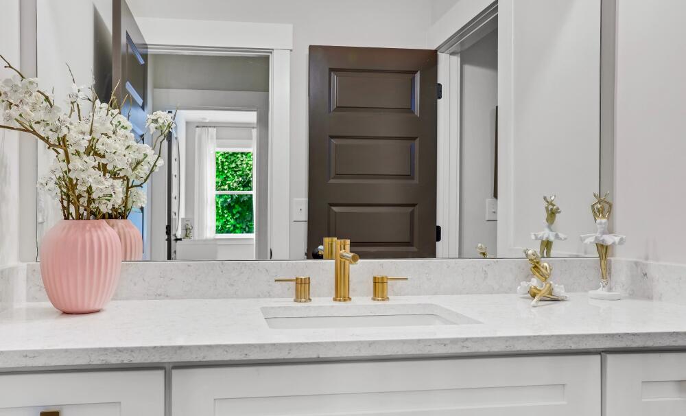 Bathroom vanity