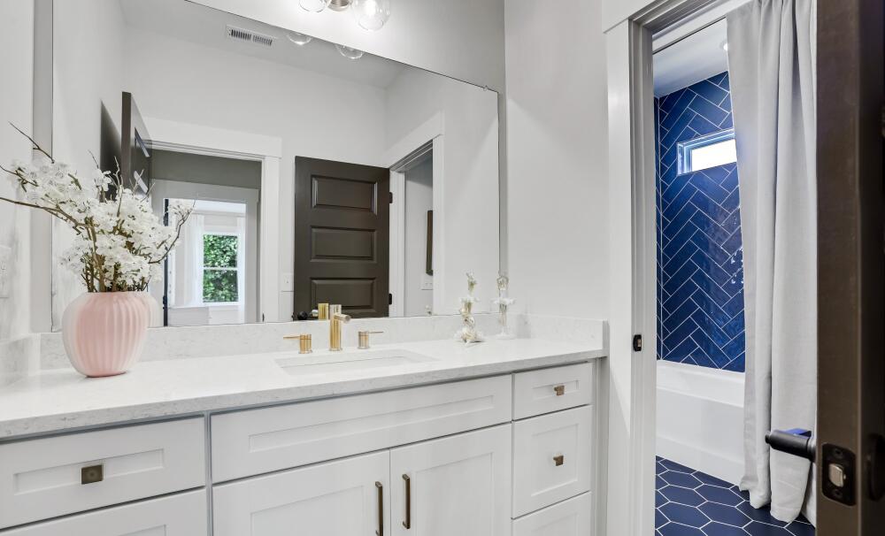 Stylish Bathroom Interior