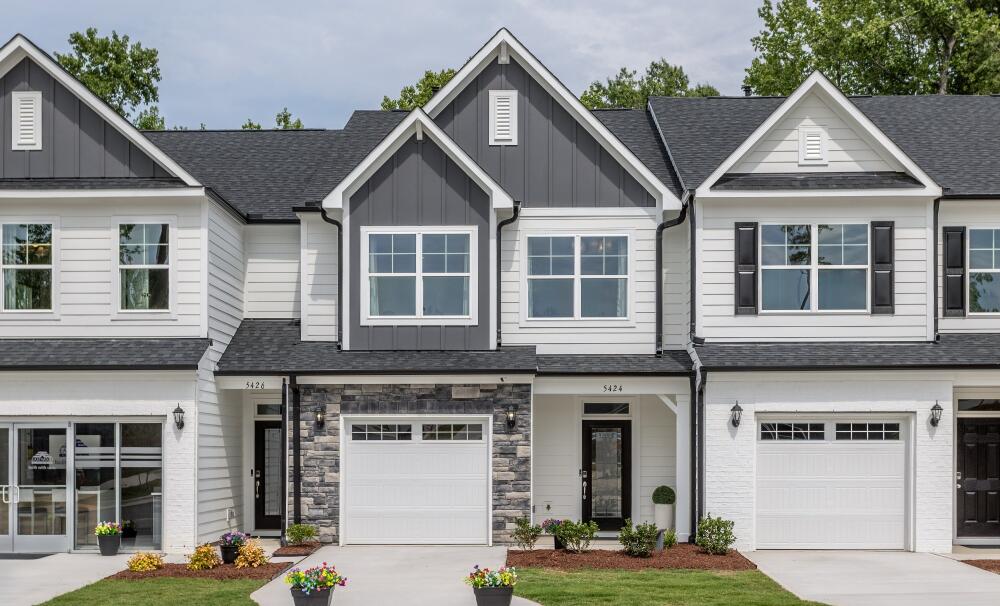 The Ashland Model at Running Brook Townes