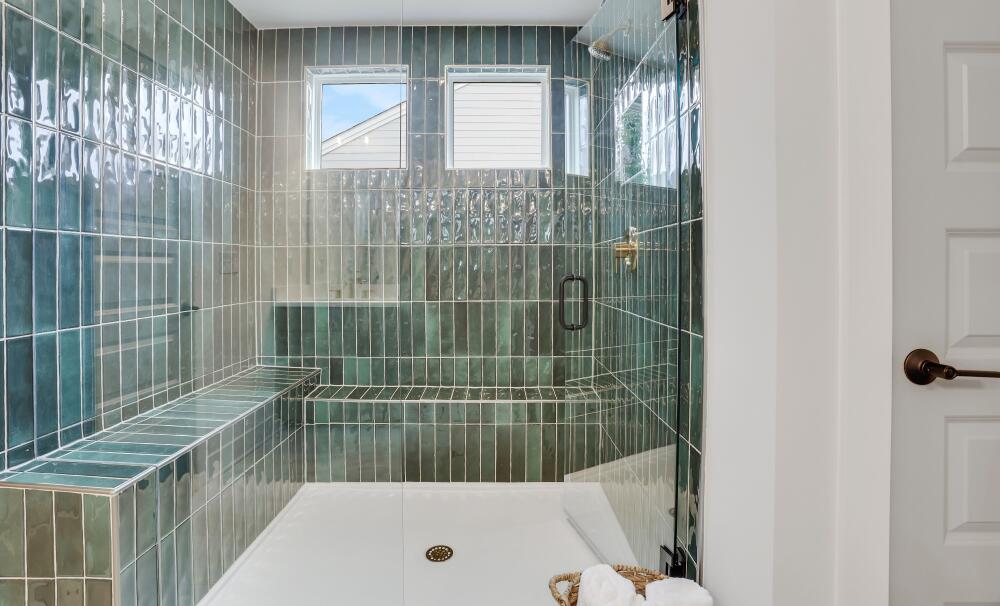 Luxury, Shower Room