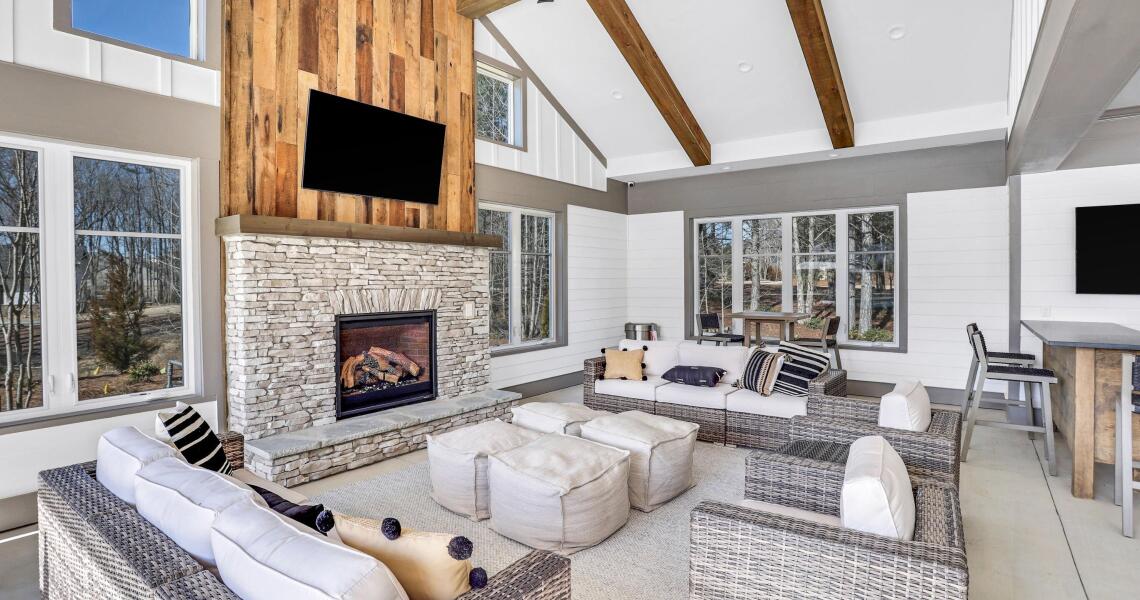 Twin Lakes Clubhouse