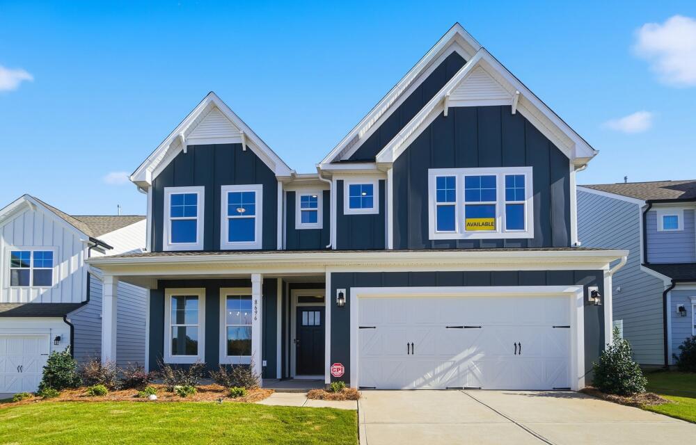 The Davidson 592 front exterior at The Enclave at Laurelbrook