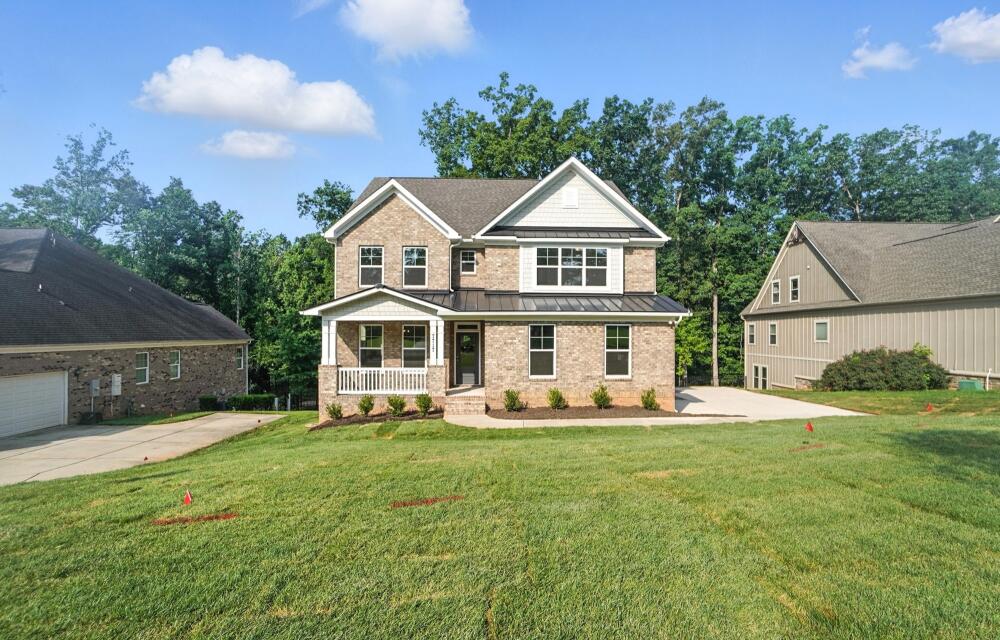 The exterior of the Davidson L floorplan in Denver, North Carolina