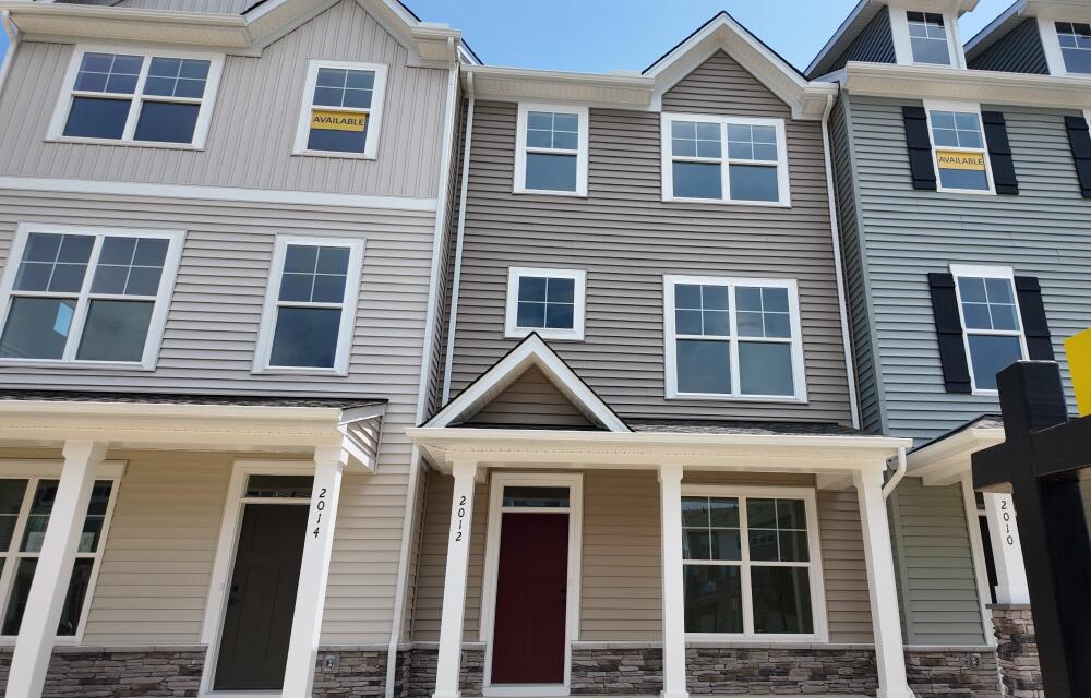 The Moseley 342 front exterior at the Huntington Pointe Townhomes